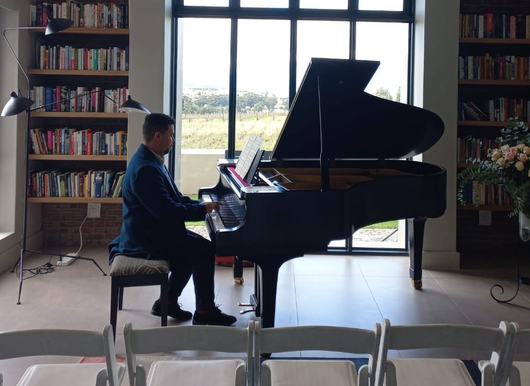 Chester Meyer professional wedding pianist Cape Town