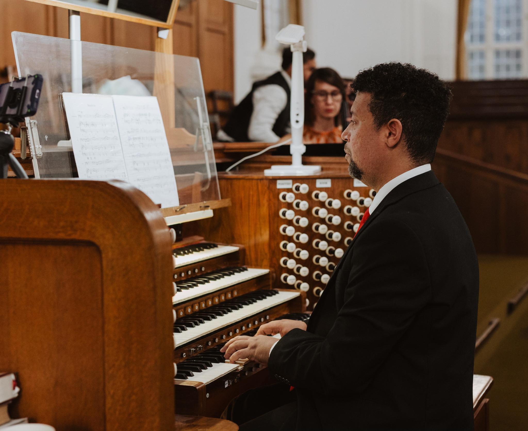 Chester Meyer organist Cape Town playing pipe organ