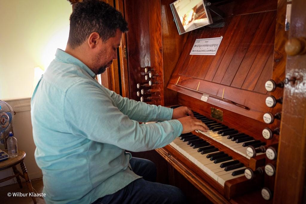 Chester Meyer playing pipe organ Cape Town City Hall